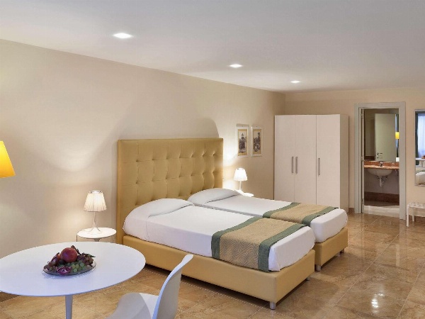 Mercure Villa Romanazzi Carducci Bari image 3